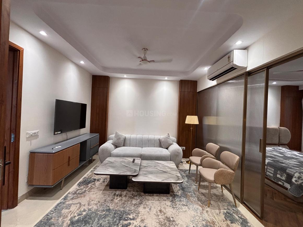 1 BHK for rent in DLF Phase 1, Gurugram — 750 sq.ft