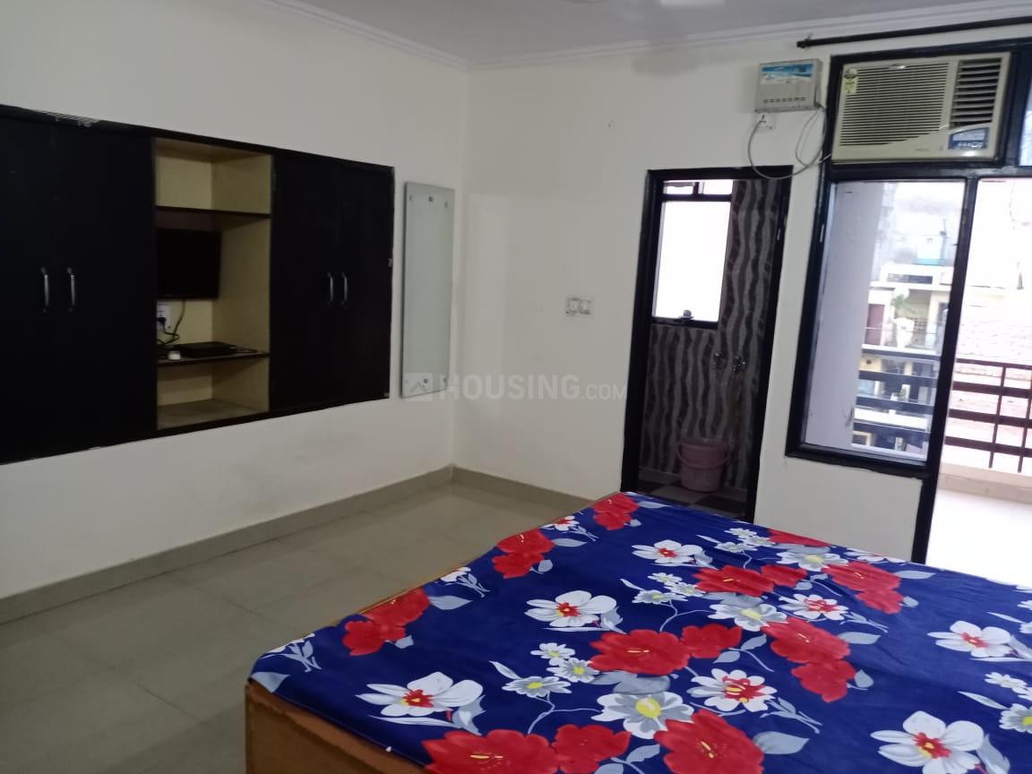 1 BHK for rent in DLF Phase 3, Gurugram — semi-furnished — 290 sq.ft