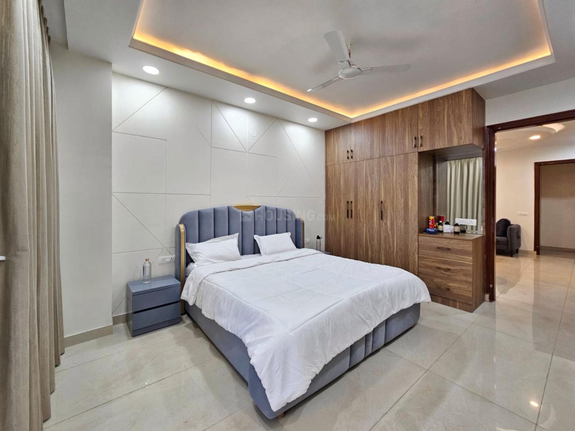 1 BHK for rent in DLF Phase 4, Gurugram — 720 sq.ft — DLF Hamilton Court