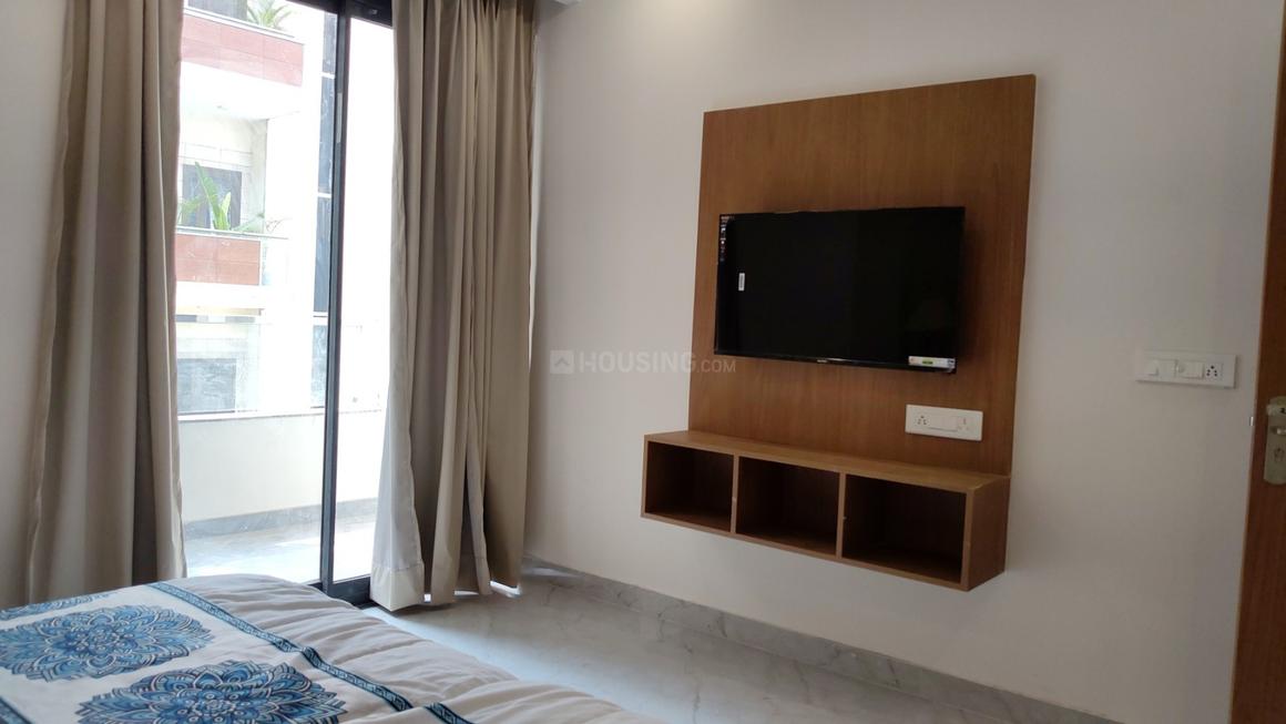 1 BHK for rent in DLF Phase 5, Gurugram — 739 sq.ft — DLF The Grove