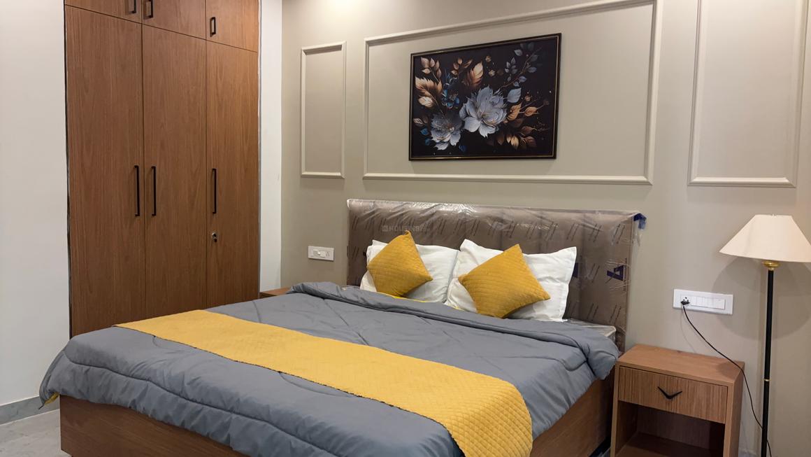 1 BHK for rent in DLF Phase 5, Gurugram — 1000 sq.ft — DLF The Grove