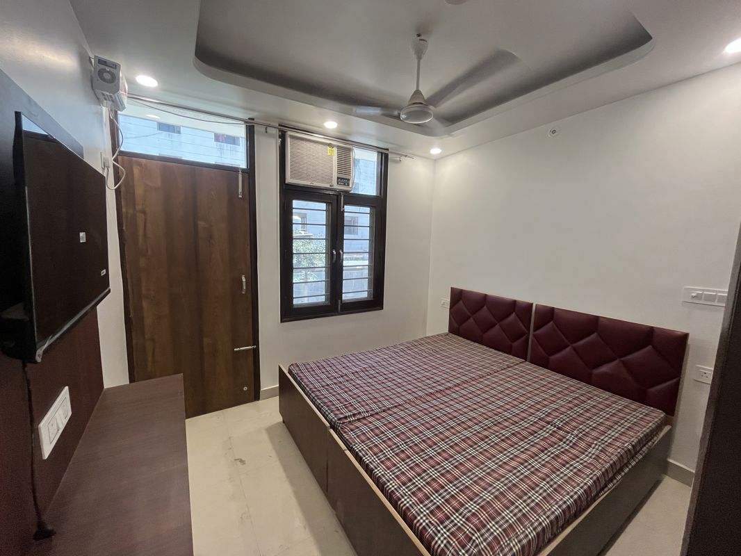 1 BHK for rent in Dlf Phase iv, Gurugram — furnished — 750 sq.ft — DLF City Phase IV