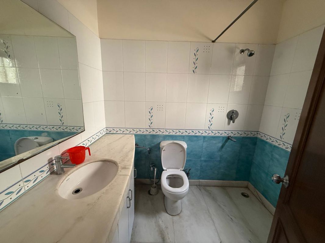 1 BHK for rent in Dlf Phase V, Gurugram — furnished — 700 sq.ft