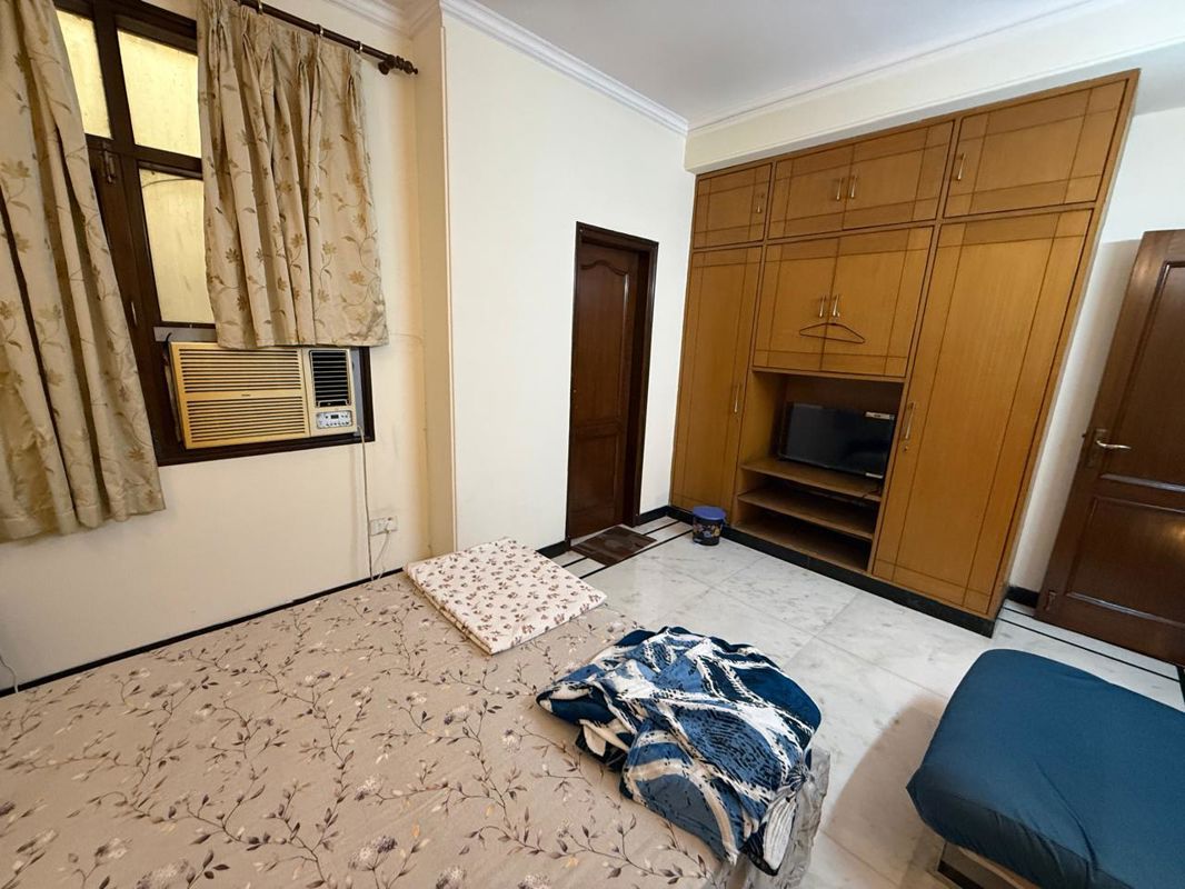 1 BHK for rent in Mohyal Colony, Gurugram — unfurnished — 100 sq.ft