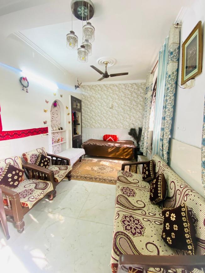 1 BHK for rent in Palam Vihar Extension, Gurugram — semi-furnished — 700 sq.ft
