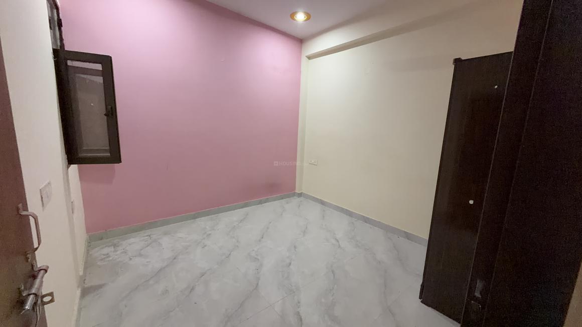1 BHK for rent in Palam Vihar Extension, Gurugram — semi-furnished — 650 sq.ft