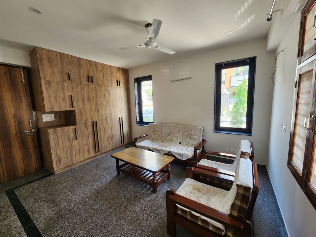 1 BHK for rent in Palam Vihar, Gurugram — furnished — 650 sq.ft