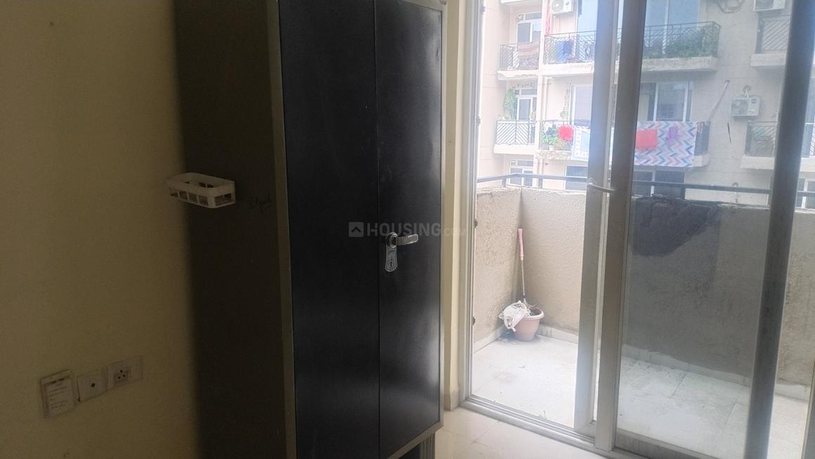 1 BHK for rent in Sector 103, Gurugram — semi-furnished — 400 sq.ft — Signature Global Grand IVA