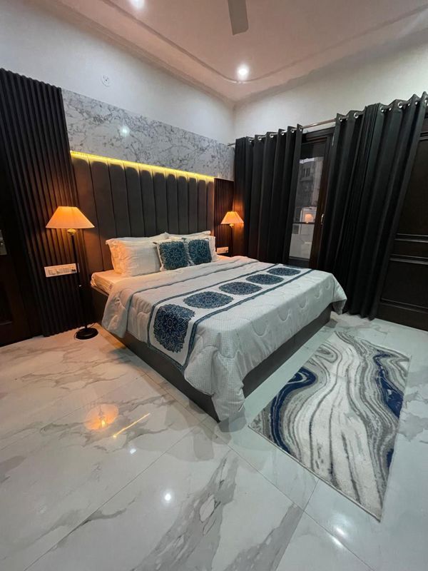 1 BHK for rent in Sector 10a, Gurugram — furnished — 600 sq.ft