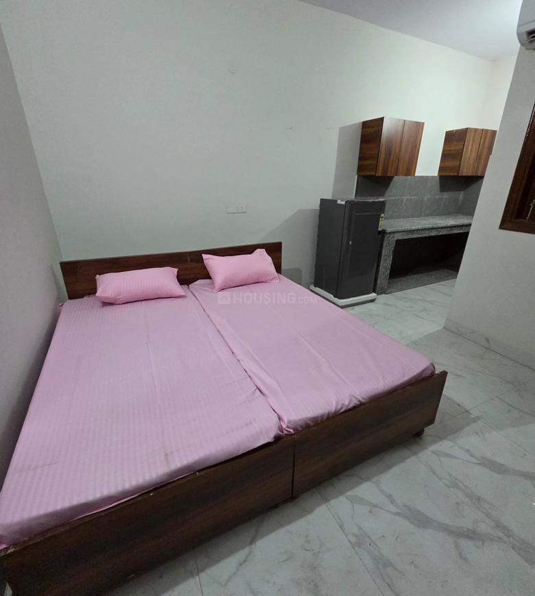 1 BHK for rent in Sector 10A, Gurugram — 450 sq.ft