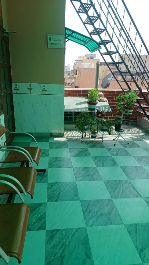 1 BHK for rent in Sector 13, Gurugram — semi-furnished — 350 sq.ft