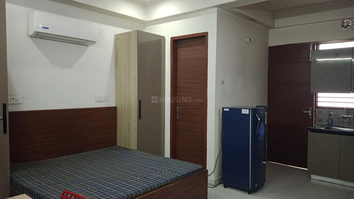 1 BHK for rent in Sector 14, Gurugram — 275 sq.ft