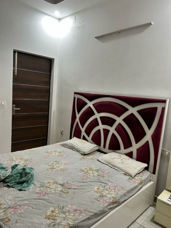 1 BHK for rent in Sector 14, Gurugram — semi-furnished — 410 sq.ft