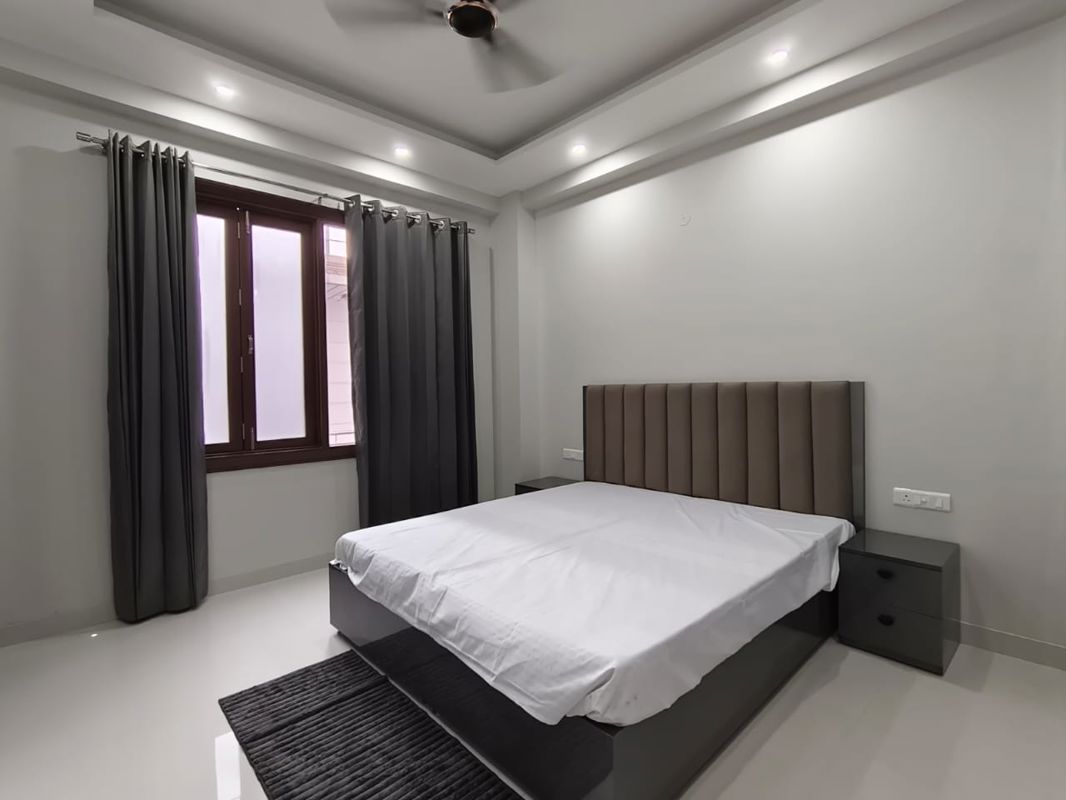 1 BHK for rent in Sector 15, Gurugram — furnished — 100 sq.ft — Alphacorp Sky1