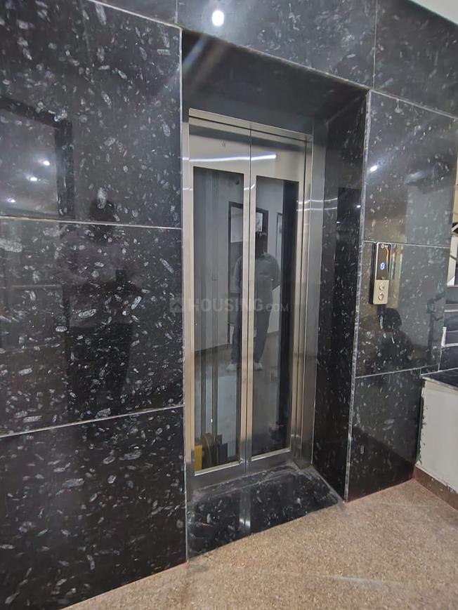1 BHK for rent in Sector 17, Gurugram — 586 sq.ft