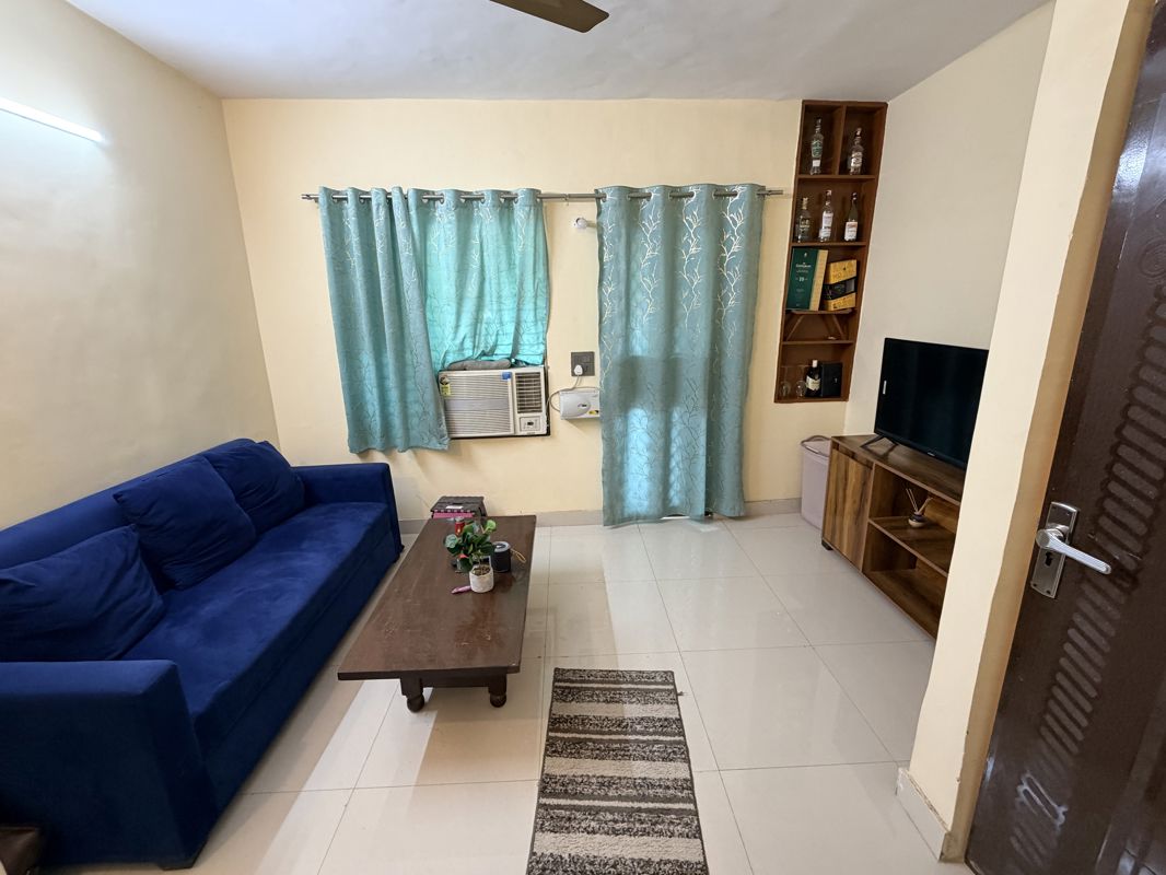 1 BHK for rent in Sector 2, Gurugram — semi-furnished — 400 sq.ft