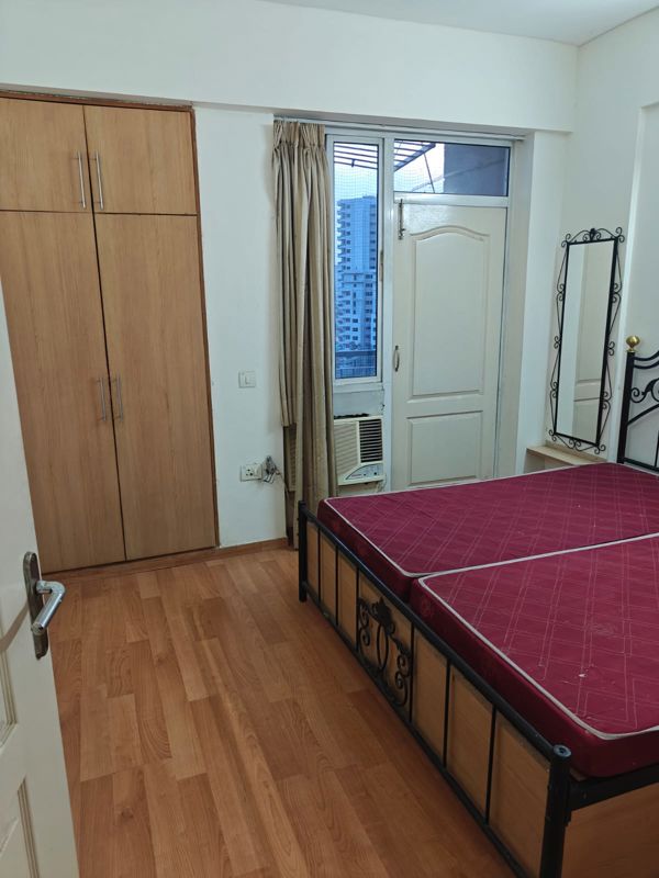 1 BHK for rent in Sector 23, Gurugram — semi-furnished — 700 sq.ft — Ansal Plaza Sector-23