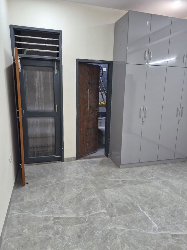 1 BHK for rent in Sector 23, Gurugram — semi-furnished — 950 sq.ft