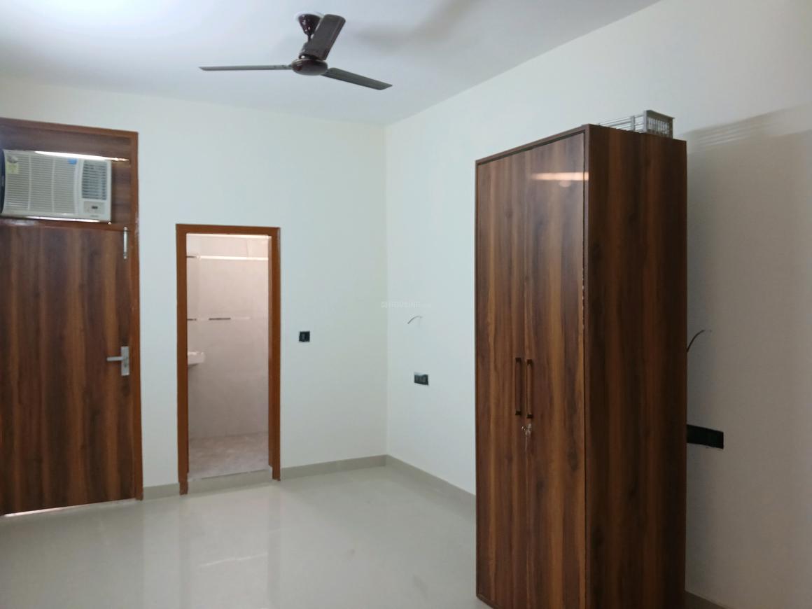 1 BHK for rent in Sector 23A, Gurugram — 300 sq.ft
