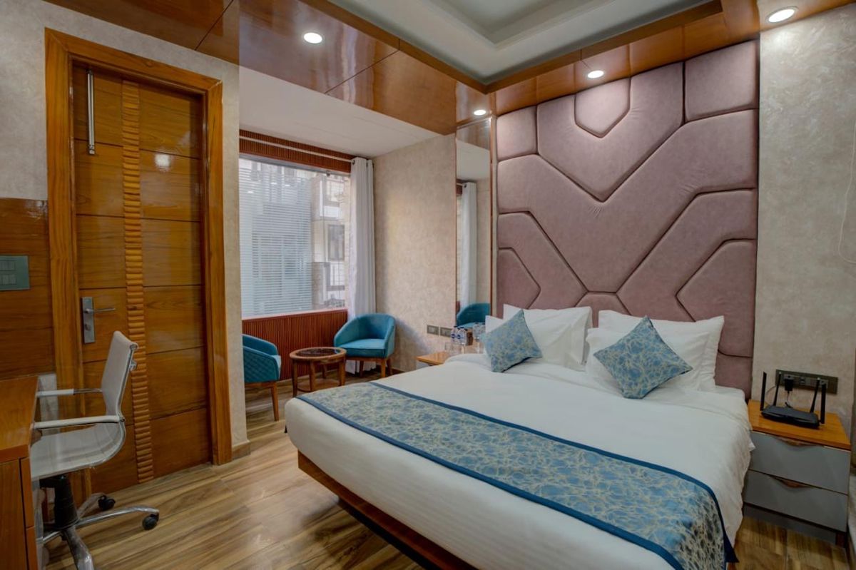 1 BHK for rent in Sector 24, Gurugram — furnished — 500 sq.ft — DLF City Phase III