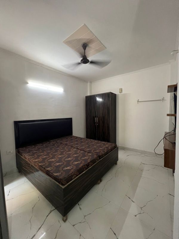 1 BHK for rent in Sector 27, Gurugram — furnished — 600 sq.ft — Ansal Sushant Shopping Arcade