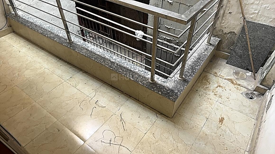 1 BHK for rent in Sector 27, Gurugram — 700 sq.ft