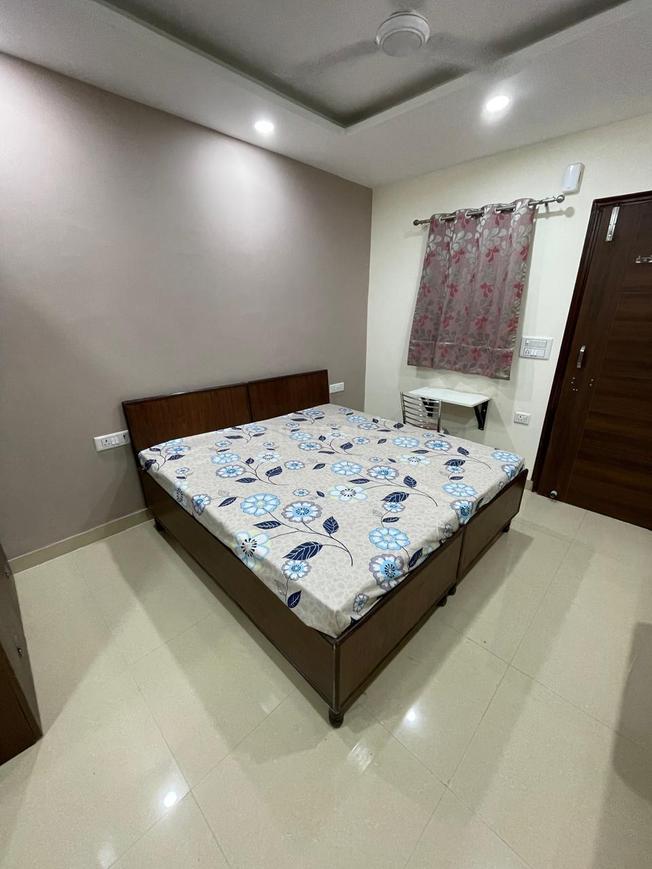 1 BHK for rent in Sector 28, Gurugram — 900 sq.ft