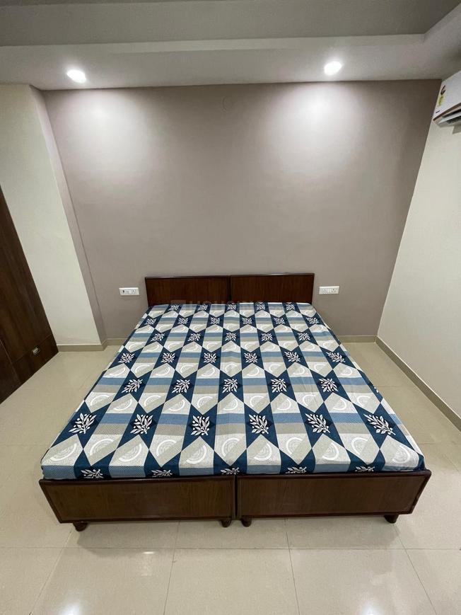 1 BHK for rent in Sector 28, Gurugram — 900 sq.ft