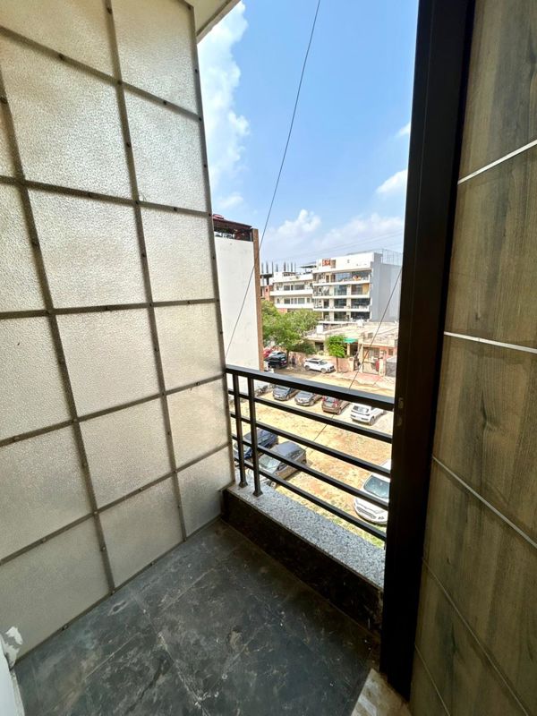 1 BHK for rent in Sector 30, Gurugram — furnished — 660 sq.ft
