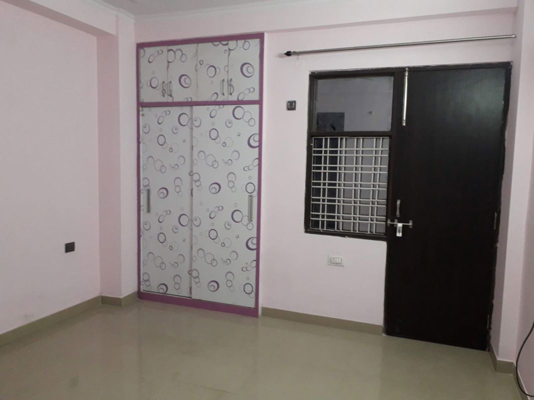 1 BHK for rent in Sector 31, Gurugram — semi-furnished — 815 sq.ft