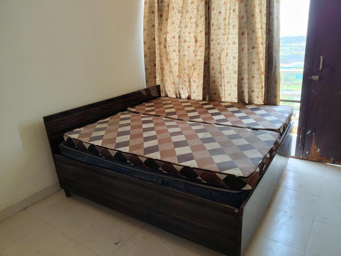 1 BHK for rent in Sector 33, Gurugram — semi-furnished — 413 sq.ft — Breez Global Heights
