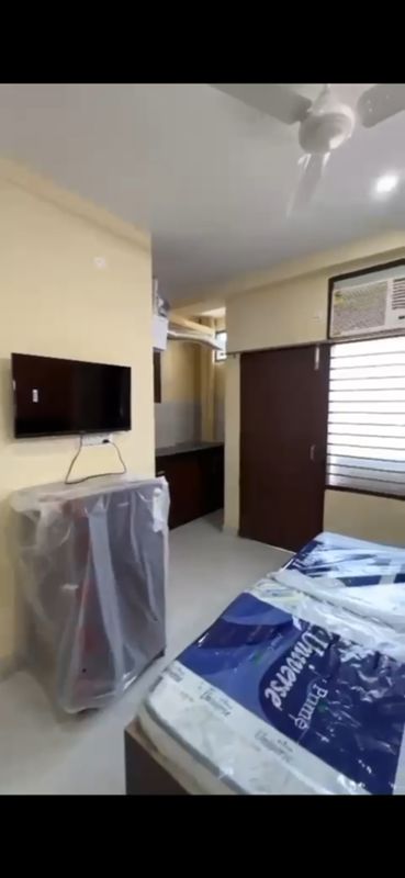 1 BHK for rent in Sector 43, Gurugram — furnished — 170 sq.ft — Global Foyer