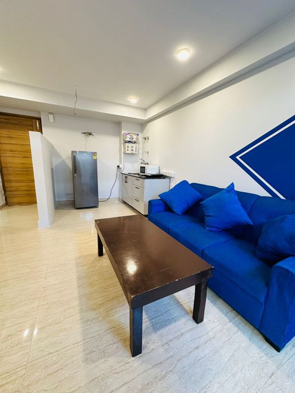 1 BHK for rent in Sector 43, Gurugram — furnished — 500 sq.ft — Sushant Vyapaar Kendra
