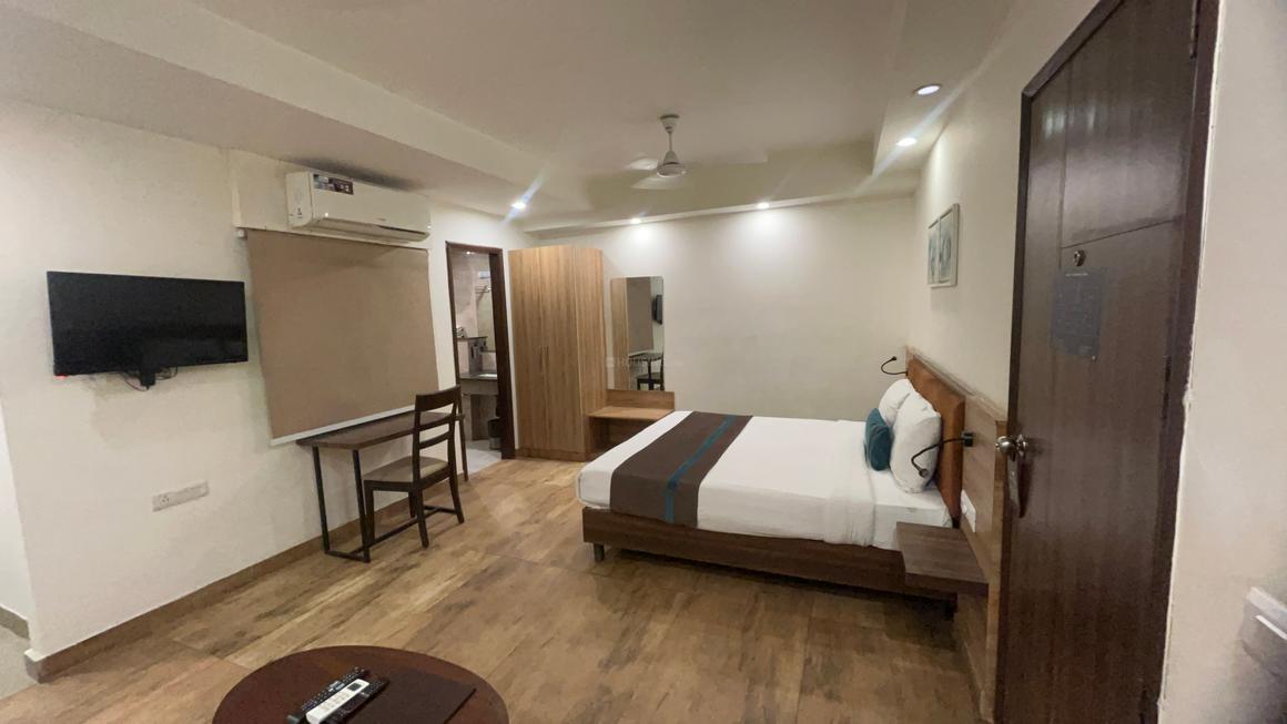 1 BHK for rent in Sector 45, Gurugram — 650 sq.ft — Green Wood Luxury Floors