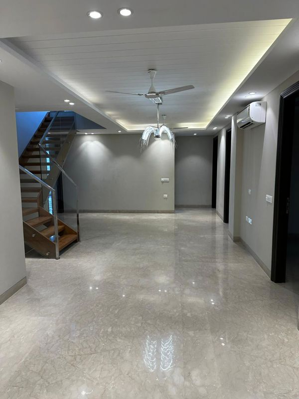 1 BHK for rent in Sector 46, Gurugram — semi-furnished — 200 sq.ft — RWA Residential Society Sector 46