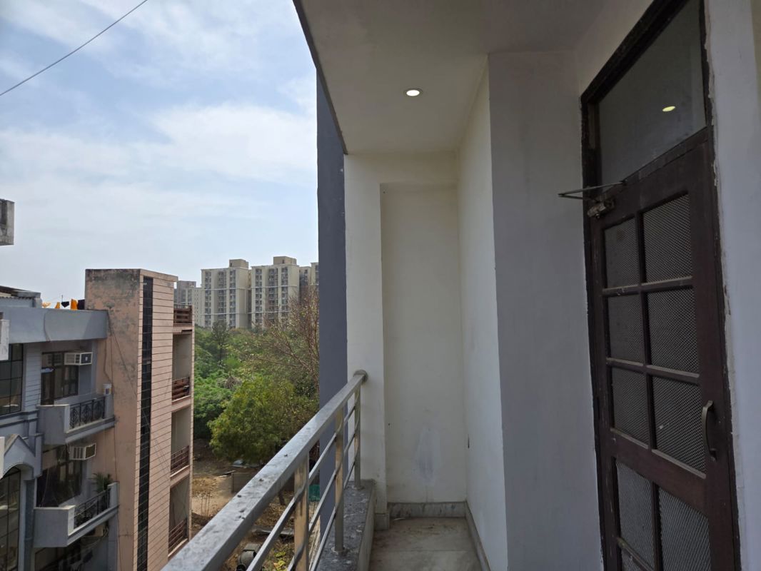 1 BHK for rent in Sector 47, Gurugram — semi-furnished — 600 sq.ft — Kohli One Malibu Town