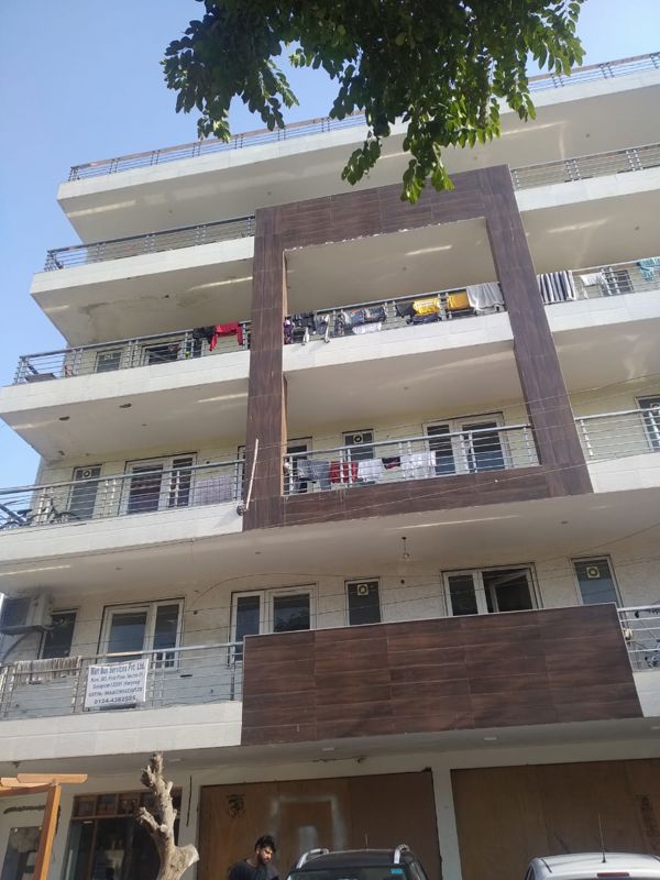 1 BHK for rent in Sector 5, Gurugram — semi-furnished — 698 sq.ft