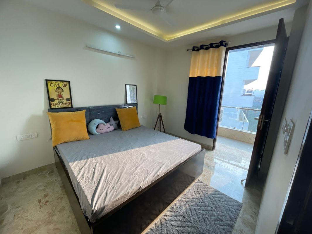 1 BHK for rent in Sector 5, Gurugram — semi-furnished — 712 sq.ft