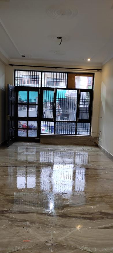 1 BHK for rent in Sector 5, Gurugram — semi-furnished — 905 sq.ft