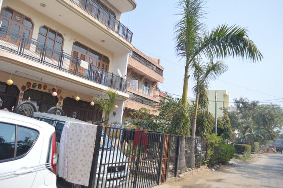 1 BHK for rent in Sector 5, Gurugram — semi-furnished — 886 sq.ft