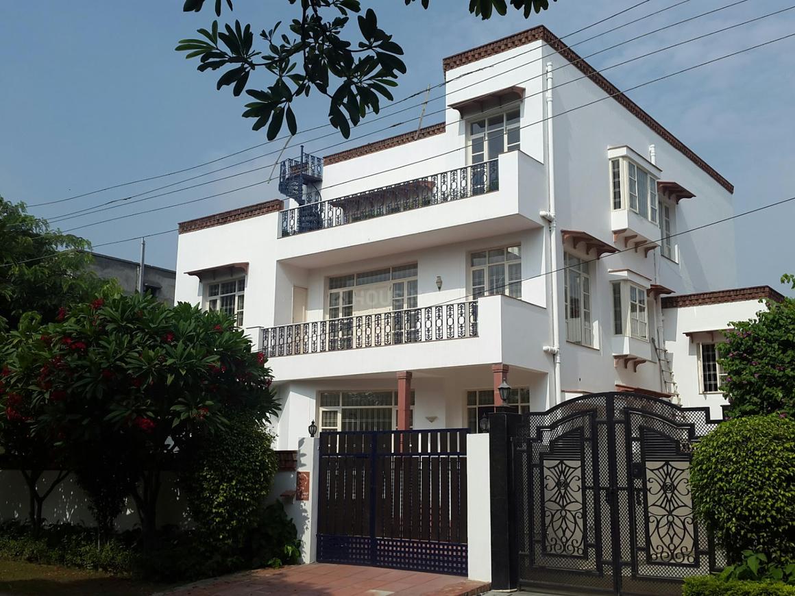 1 BHK for rent in Sector 5, Gurugram — semi-furnished — 985 sq.ft