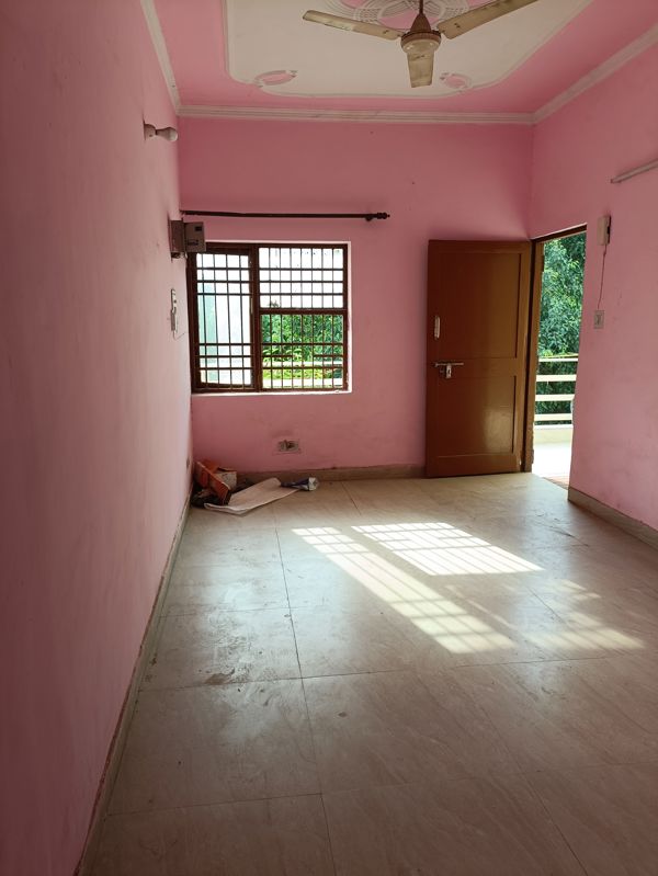 1 BHK for rent in Sector 52, Gurugram — semi-furnished — 350 sq.ft