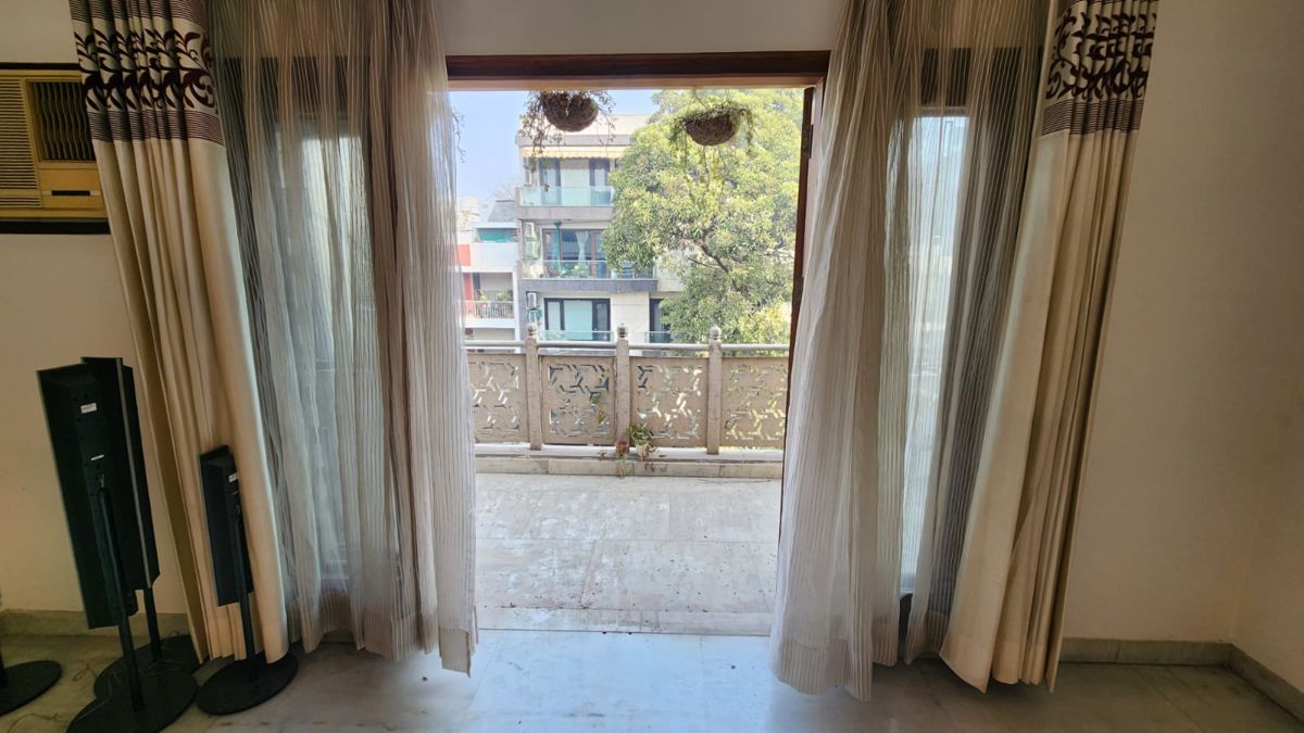 1 BHK for rent in Sector 52, Gurugram — furnished — 160 sq.ft