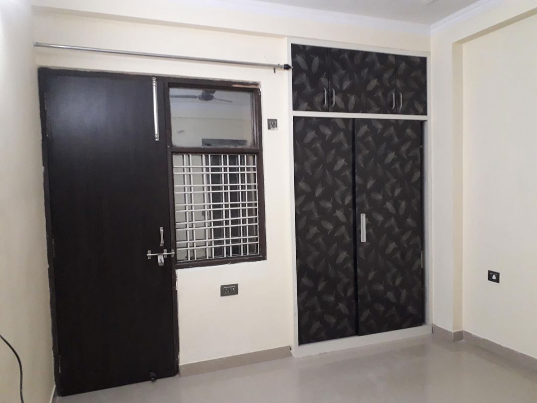 1 BHK for rent in Sector 52, Gurugram — semi-furnished — 813 sq.ft