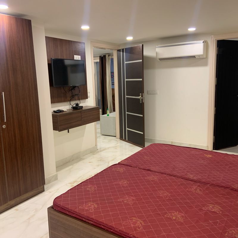 1 BHK for rent in Sector 55, Gurugram — semi-furnished — 555 sq.ft