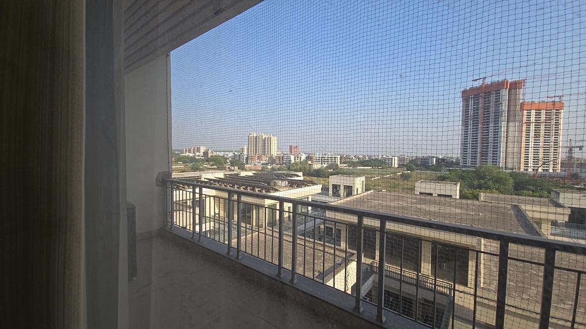 1 BHK for rent in Sector 63, Gurugram — semi-furnished — 650 sq.ft — Baani City Center