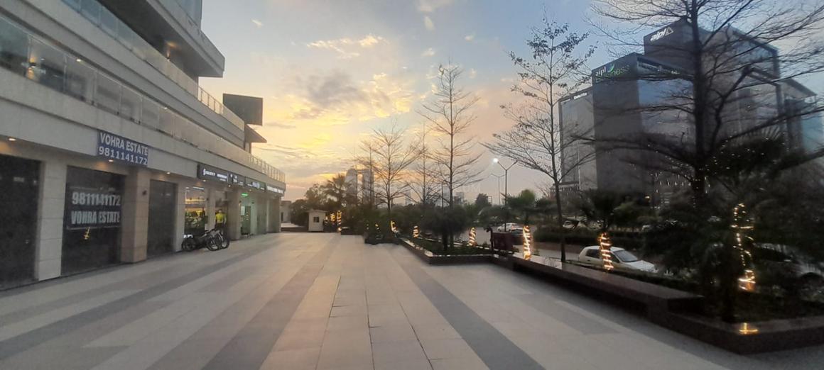 1 BHK for rent in Sector 63, Gurugram — 804 sq.ft — Baani City Center