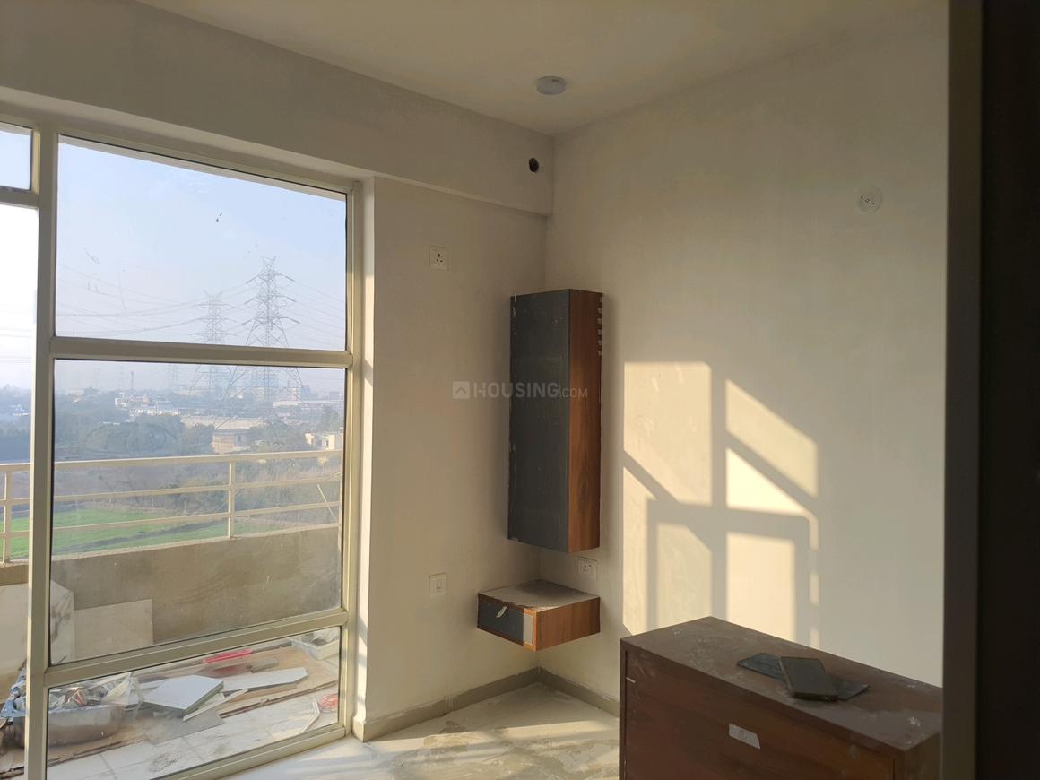 1 BHK for rent in Sector 70, Gurugram — semi-furnished — 350 sq.ft — Pyramid Altia
