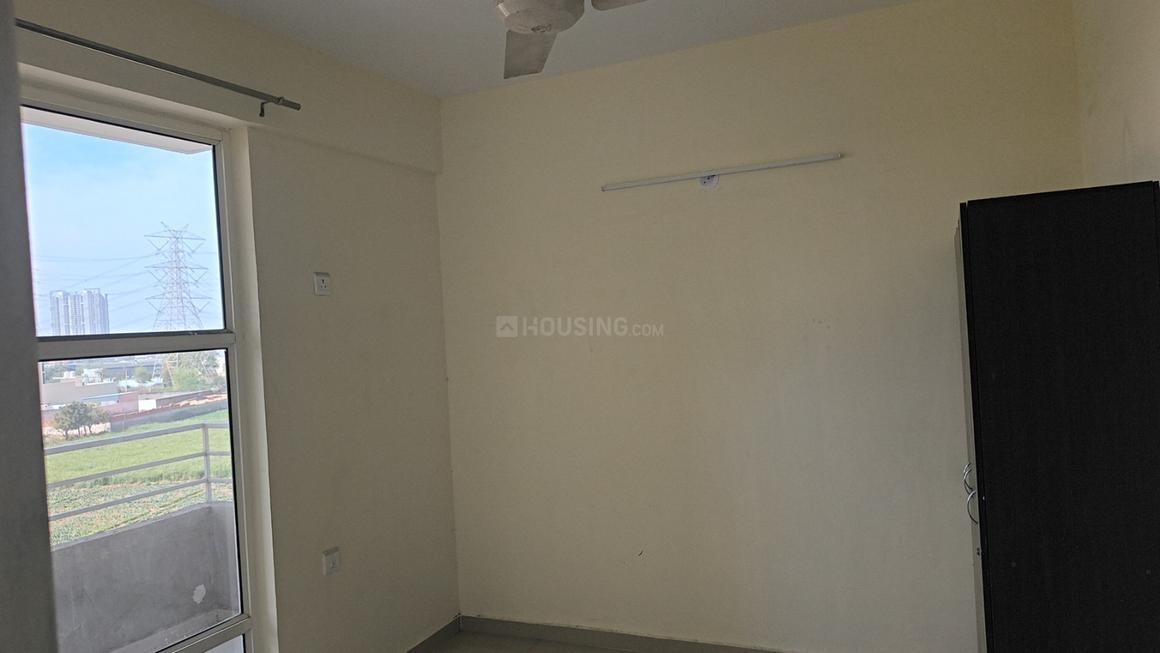 1 BHK for rent in Sector 70, Gurugram — semi-furnished — 400 sq.ft — Pyramid Altia