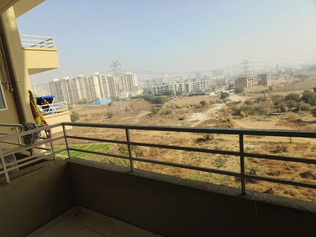 1 BHK for rent in Sector 70, Gurugram — semi-furnished — 368 sq.ft — Pyramid Altia